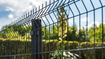 Choosing the Right Fence Style and Material for Your Needs